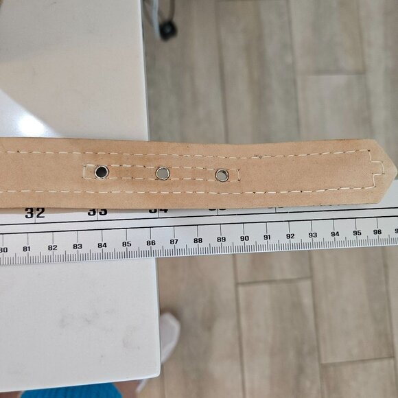 Neiman Marcus Belt Gold Rhinestone, S/M Tan Suede Leather Flower Buckle - Picture 11 of 11